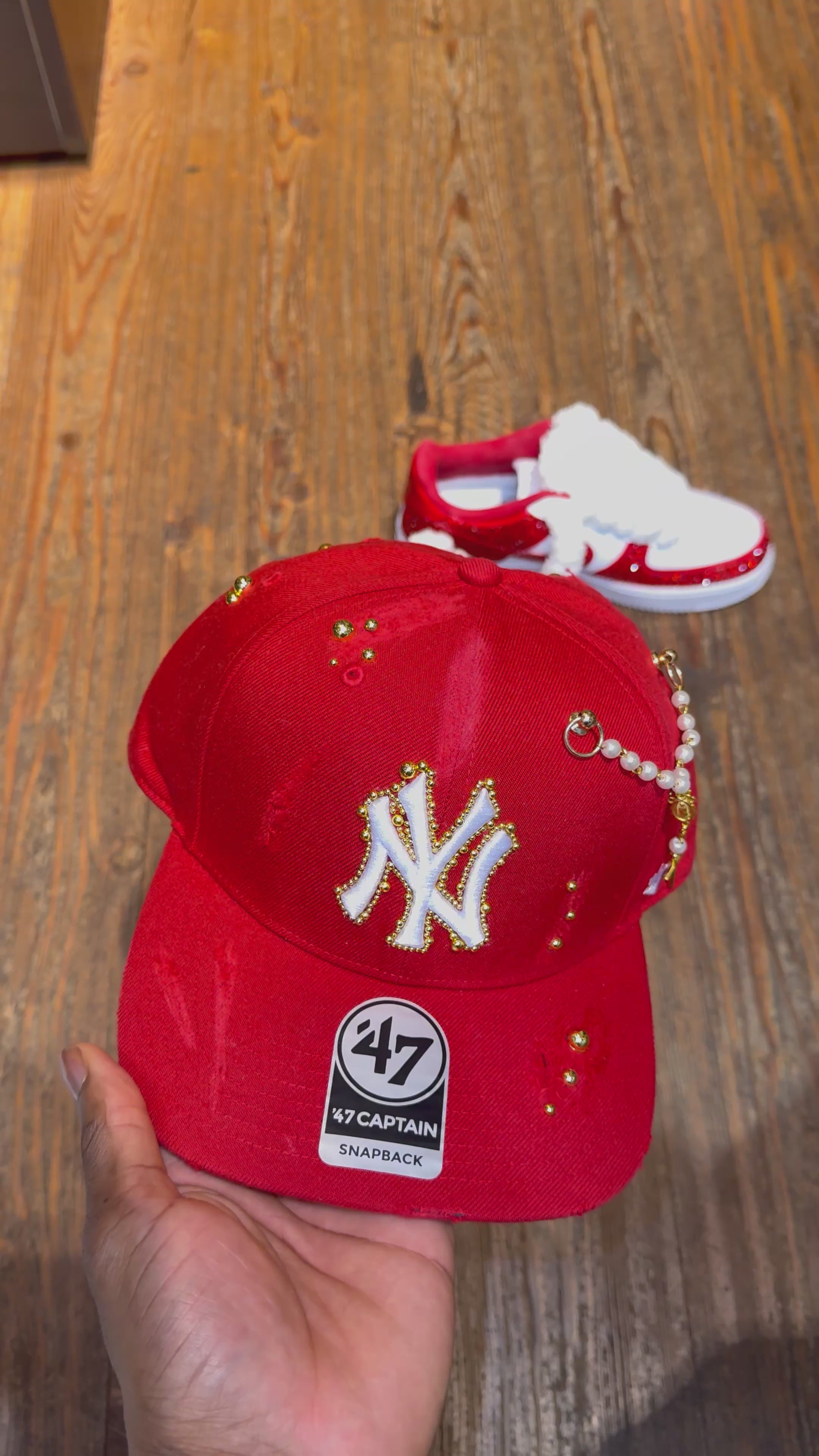 Gorra '47 Captain Custom – Edición "Red Rosary"